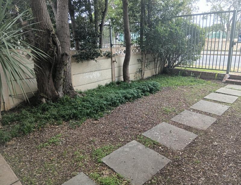 To Let 2 Bedroom Property for Rent in Somerset West Western Cape